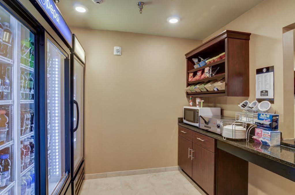 Cobblestone Inn & Suites - Lakin Buitenkant foto