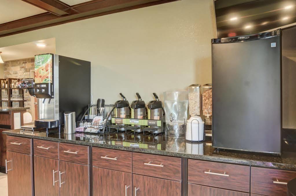 Cobblestone Inn & Suites - Lakin Buitenkant foto