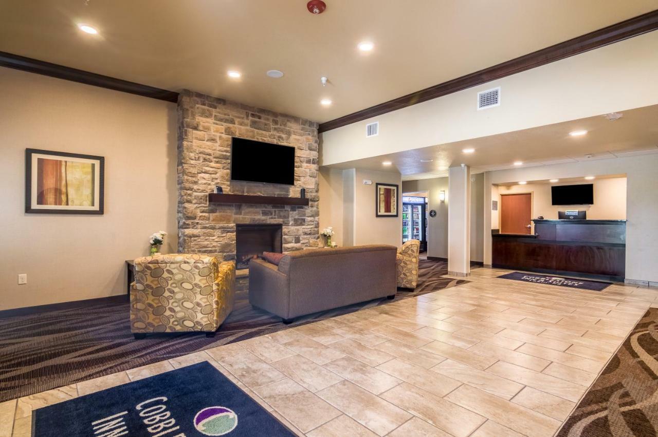 Cobblestone Inn & Suites - Lakin Buitenkant foto