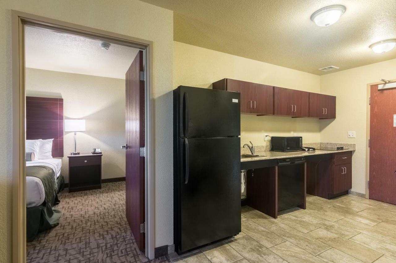 Cobblestone Inn & Suites - Lakin Buitenkant foto
