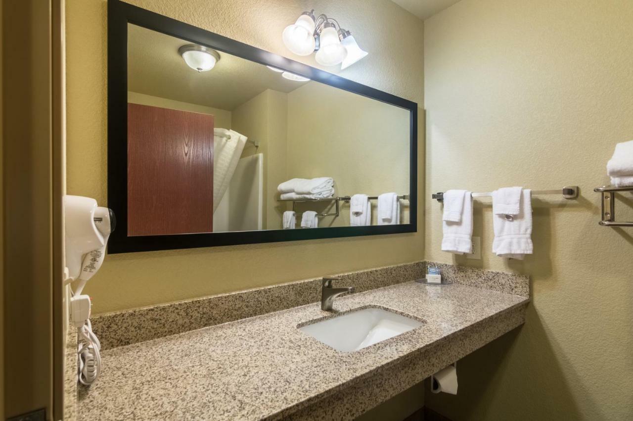 Cobblestone Inn & Suites - Lakin Buitenkant foto